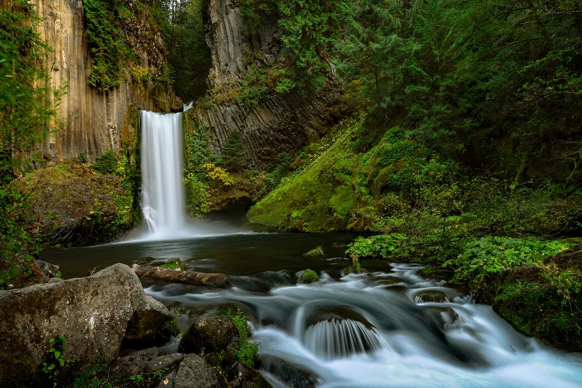 modern wall art, museum gallery art, toketee falls art for sale, oregon nature prints, peter lik photography