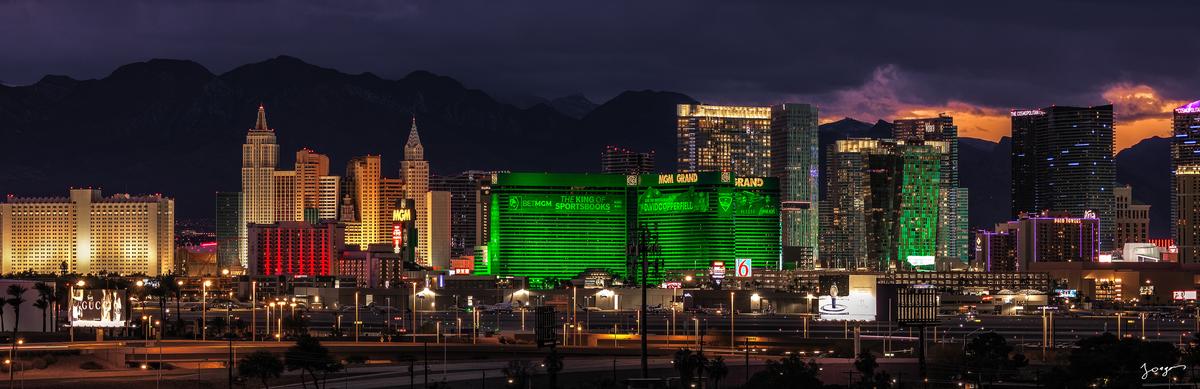 las vegas skyline mgm new york cosmopolitan las vegas strip