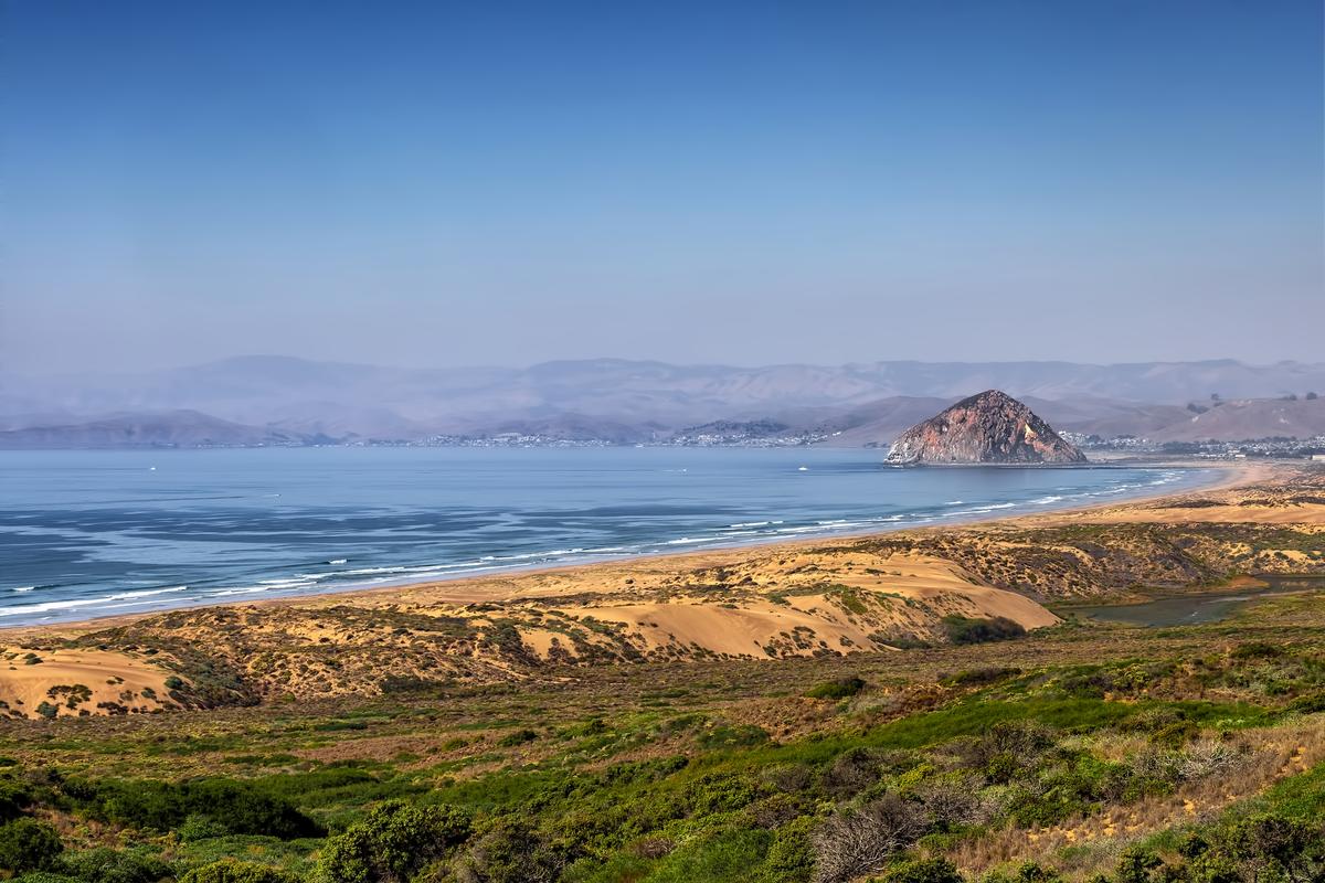 Morro bay overlooking the dunes on a sunny day