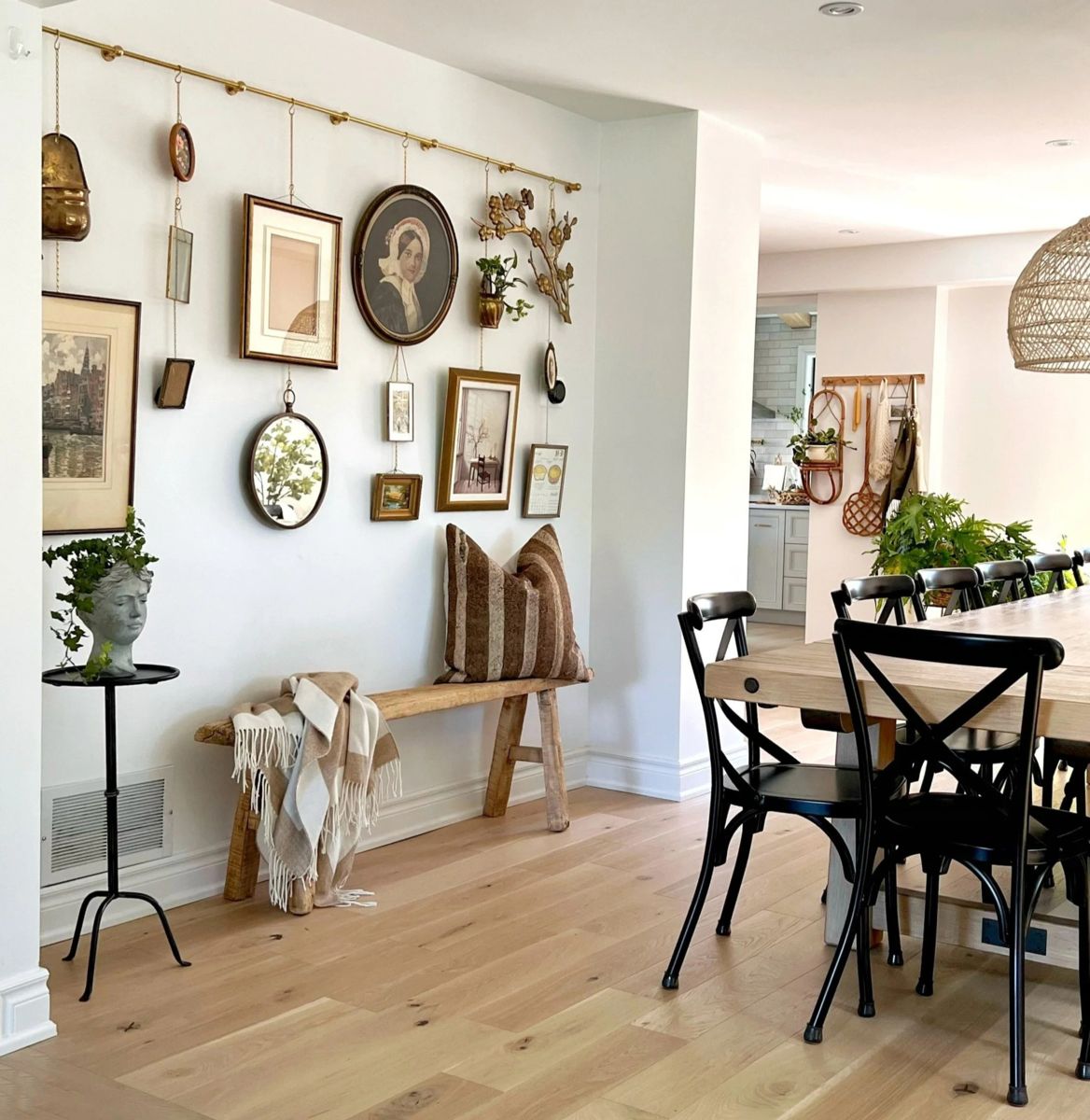 scale-rule-traditional-interior-hang-art